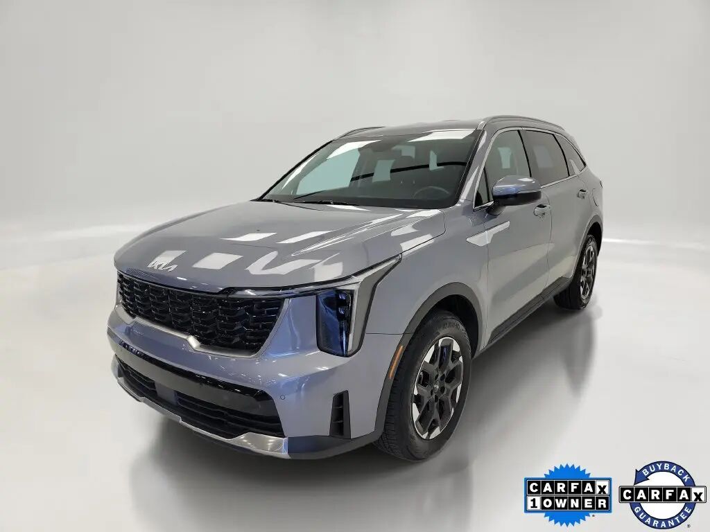 2024 Kia Sorento S — photo 1 of 13