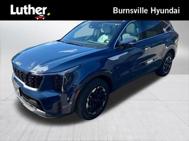 2024 Kia Sorento S — photo 1 of 13