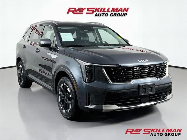 2024 Kia Sorento S — photo 1 of 12