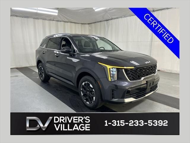 2025 Kia Sorento S — photo 1 of 26