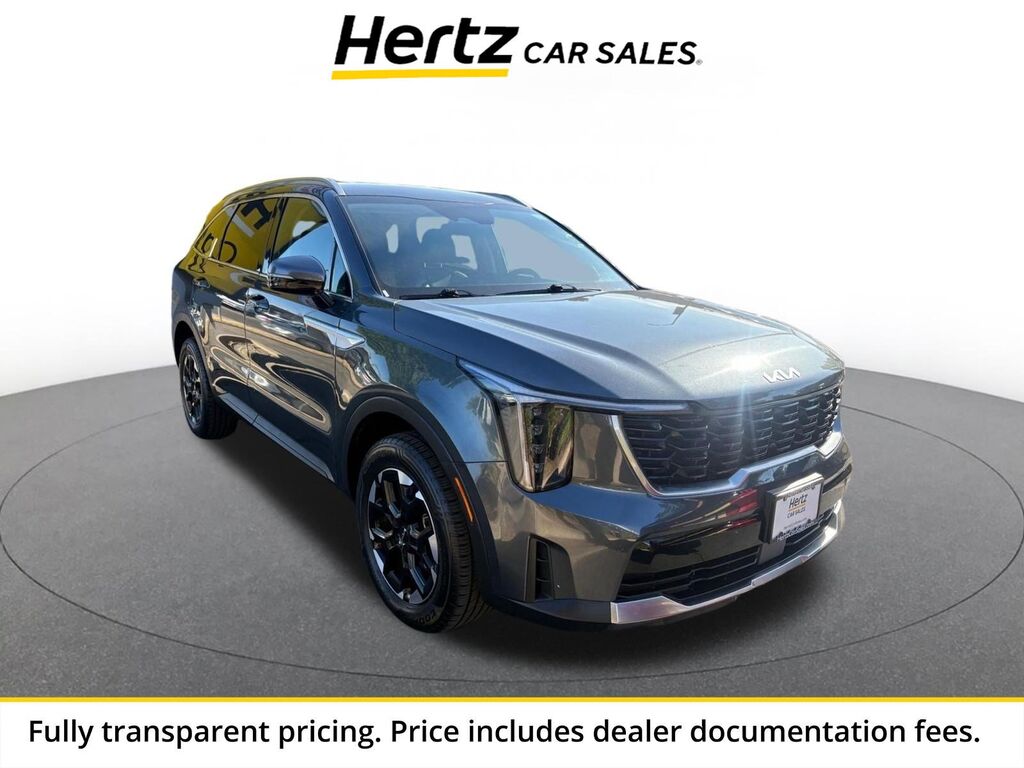 2024 Kia Sorento S — photo 1 of 3