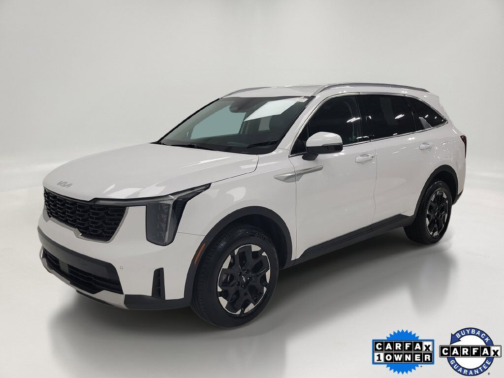 2024 Kia Sorento S — photo 1 of 13