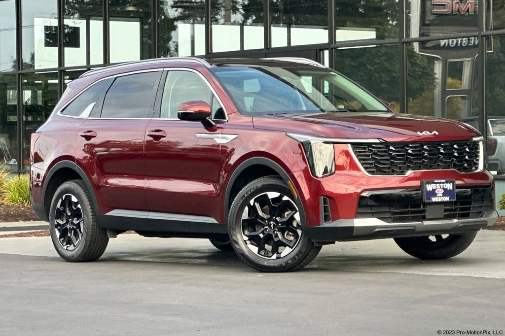 2024 Kia Sorento S — photo 1 of 13