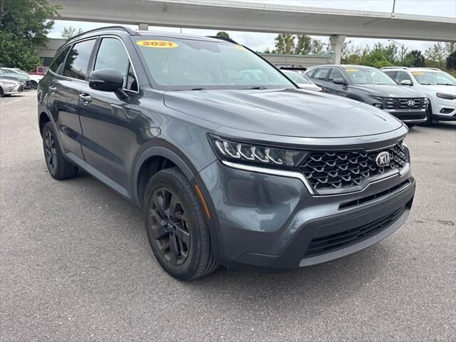 2021 Kia Sorento S — photo 1 of 39