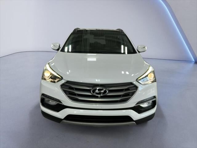 2017 Hyundai SANTA FE Sport 2.4L — photo 1 of 13