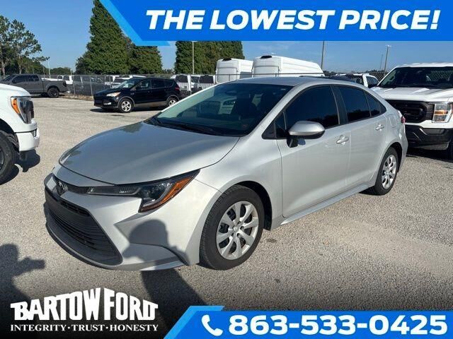 2024 Toyota Corolla LE — photo 1 of 13