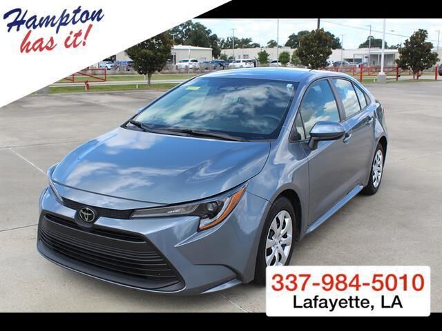 2025 Toyota Corolla LE — photo 1 of 13