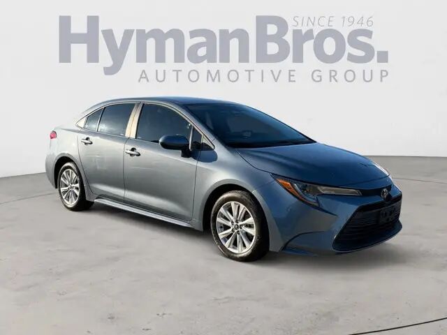 2025 Toyota Corolla LE — photo 1 of 26
