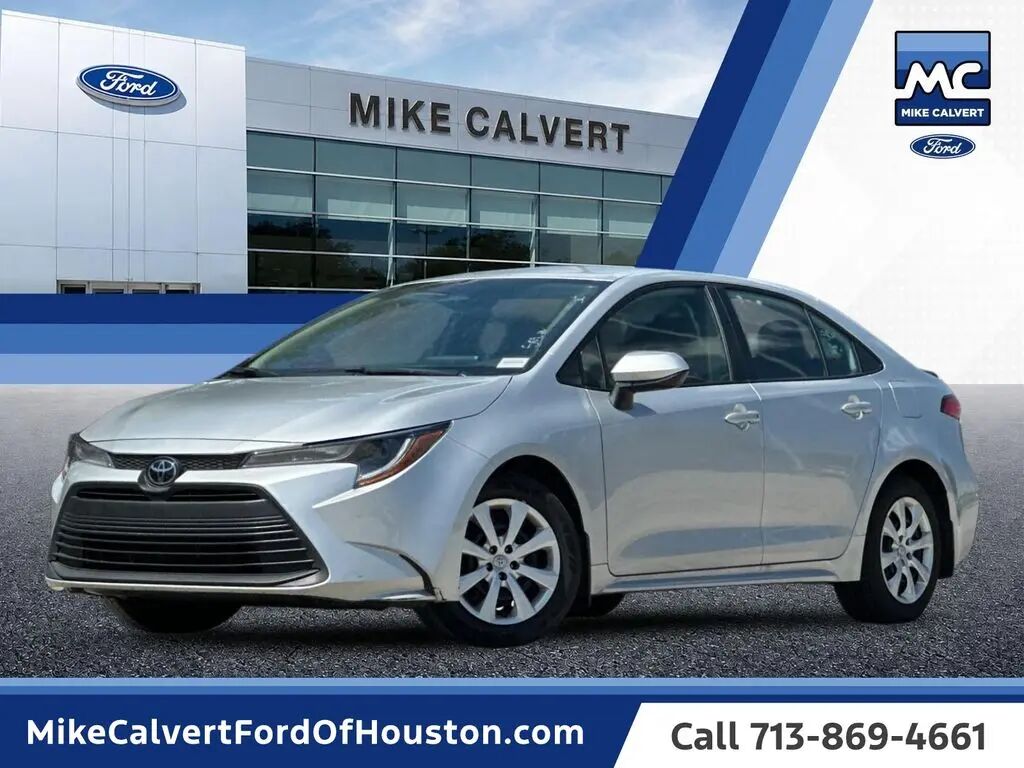 2025 Toyota Corolla LE — photo 1 of 13