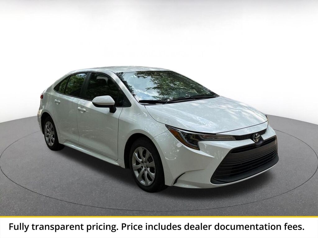 2025 Toyota Corolla LE — photo 1 of 13