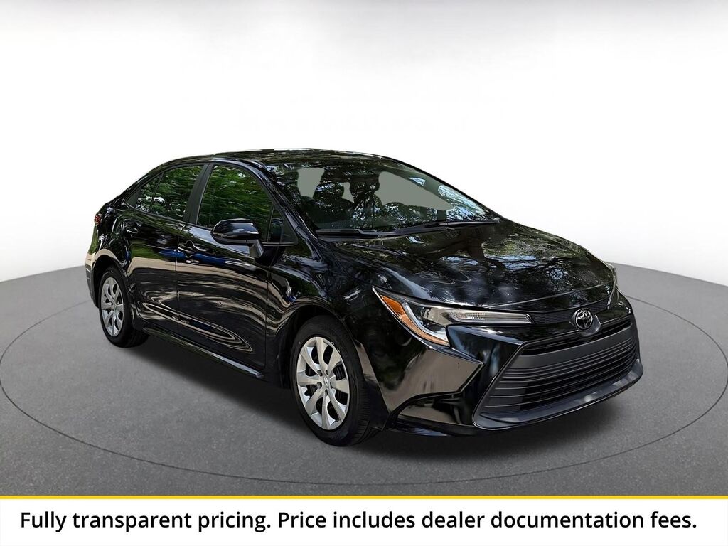 2025 Toyota Corolla LE — photo 1 of 13