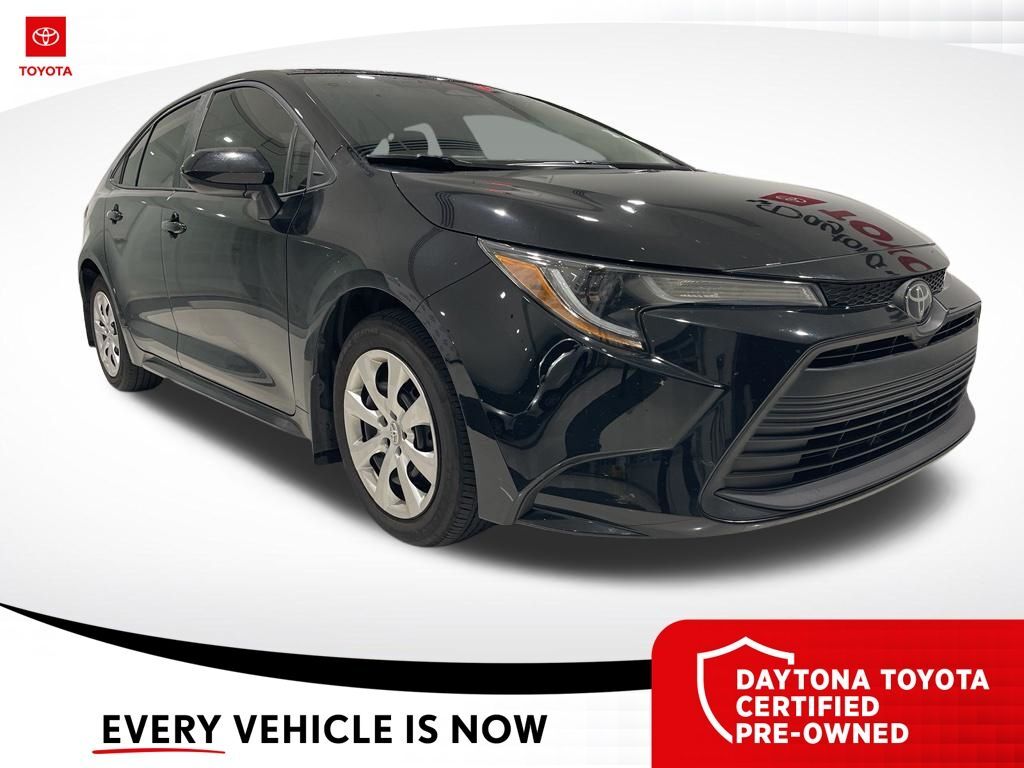 2025 Toyota Corolla LE — photo 1 of 10