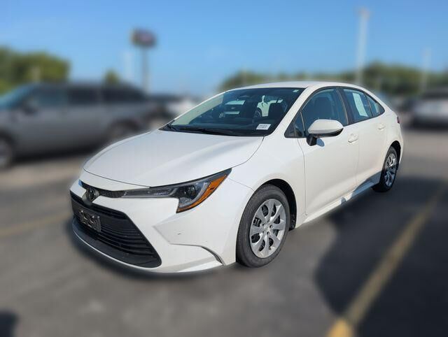 2023 Toyota Corolla LE — photo 1 of 8