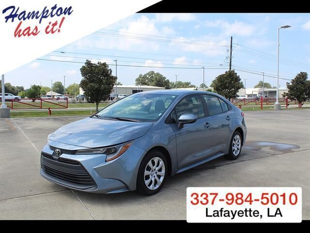 2023 Toyota Corolla LE — photo 1 of 13