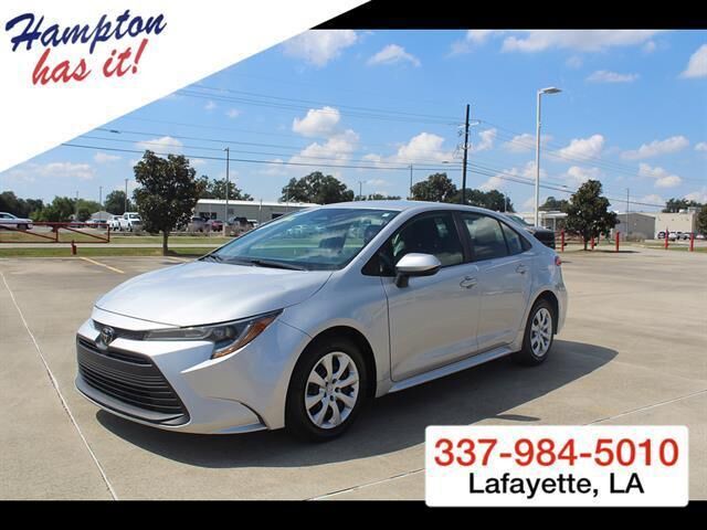 2024 Toyota Corolla LE — photo 1 of 13