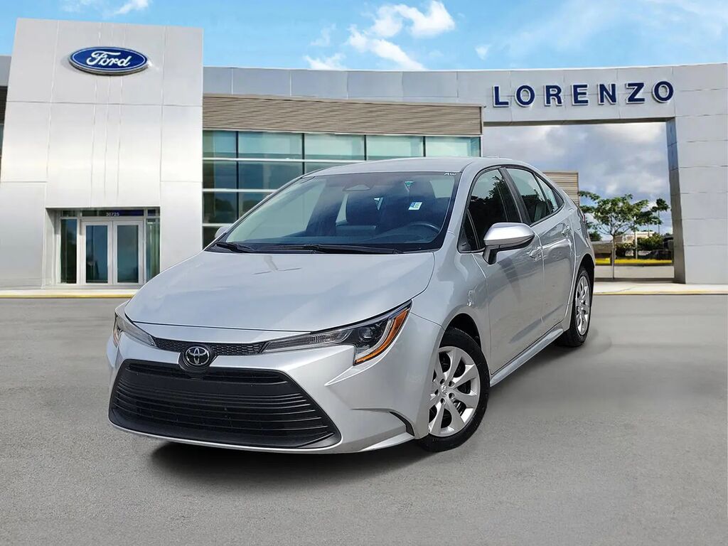 2024 Toyota Corolla LE — photo 1 of 13