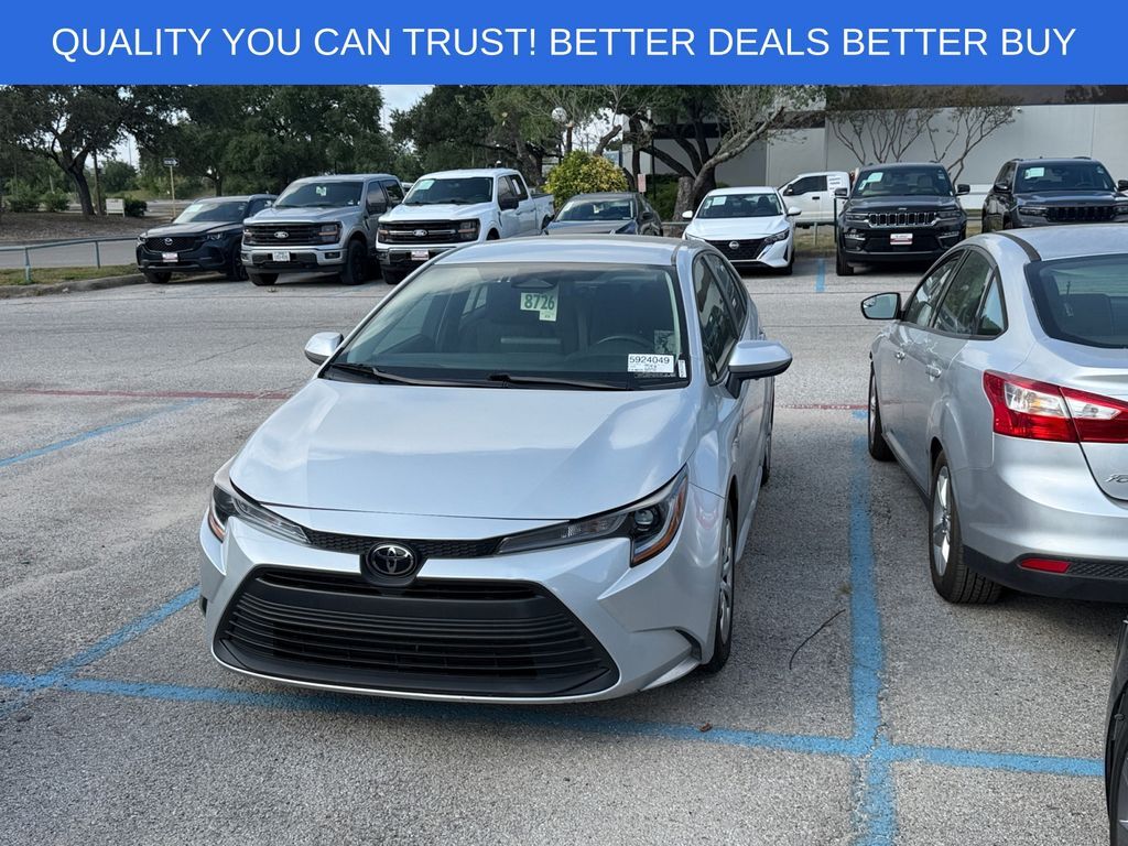 2025 Toyota Corolla LE — photo 1 of 13