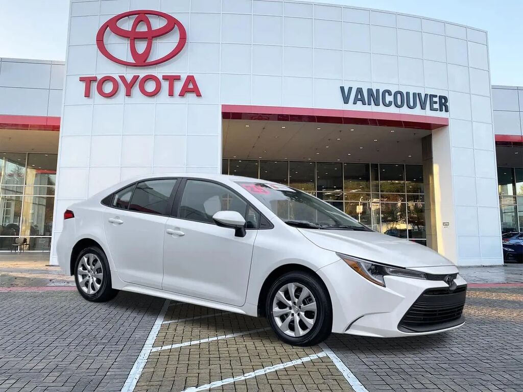 2025 Toyota Corolla LE — photo 1 of 13
