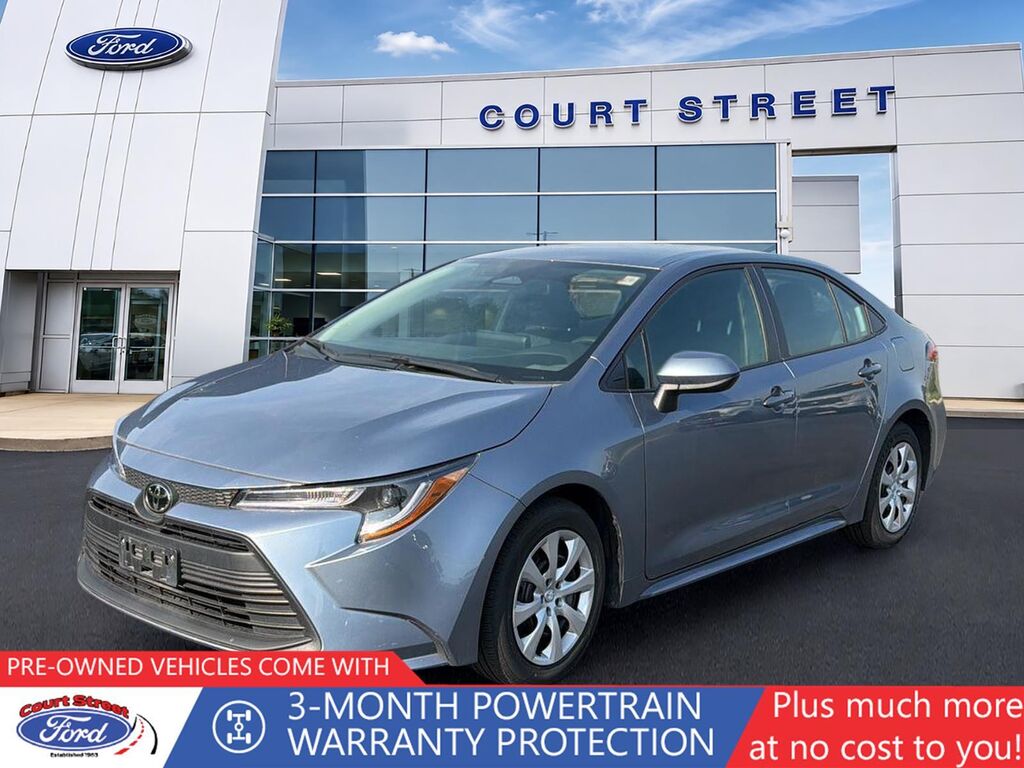 2025 Toyota Corolla LE — photo 1 of 4
