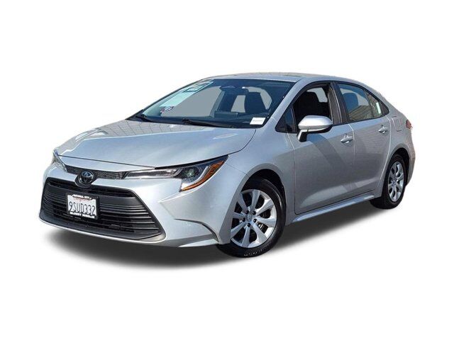 2025 Toyota Corolla LE — photo 1 of 1