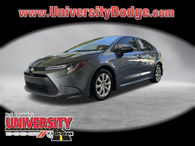 2025 Toyota Corolla LE — photo 1 of 13