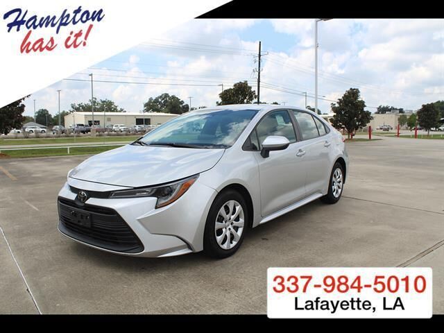 2024 Toyota Corolla LE — photo 1 of 13