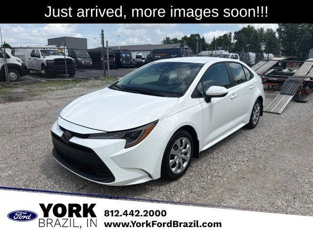 2024 Toyota Corolla LE — photo 1 of 1
