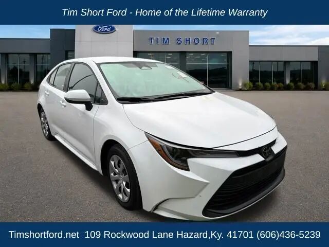 2025 Toyota Corolla LE — photo 1 of 21