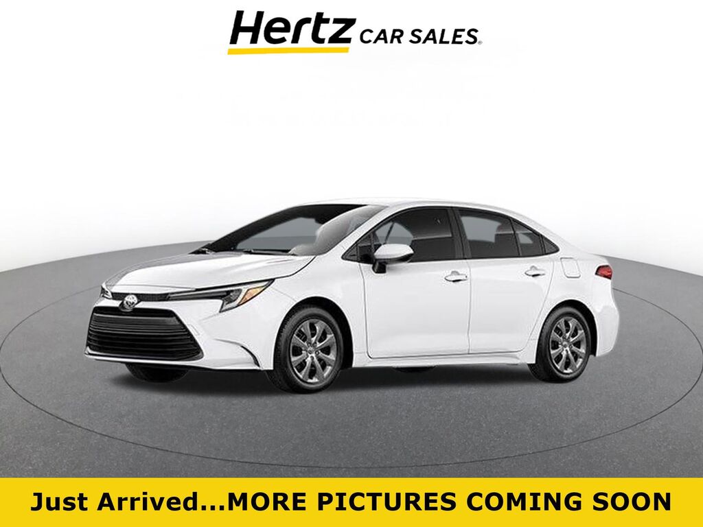 2025 Toyota Corolla LE — photo 1 of 14