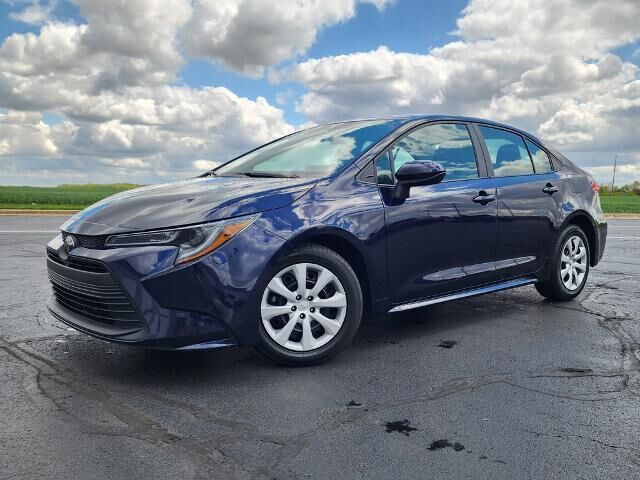 2024 Toyota Corolla LE — photo 1 of 13