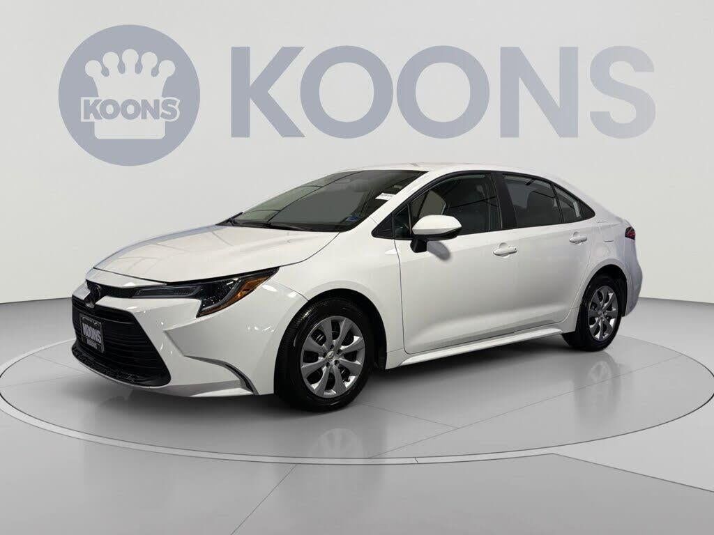 2024 Toyota Corolla LE — photo 1 of 1