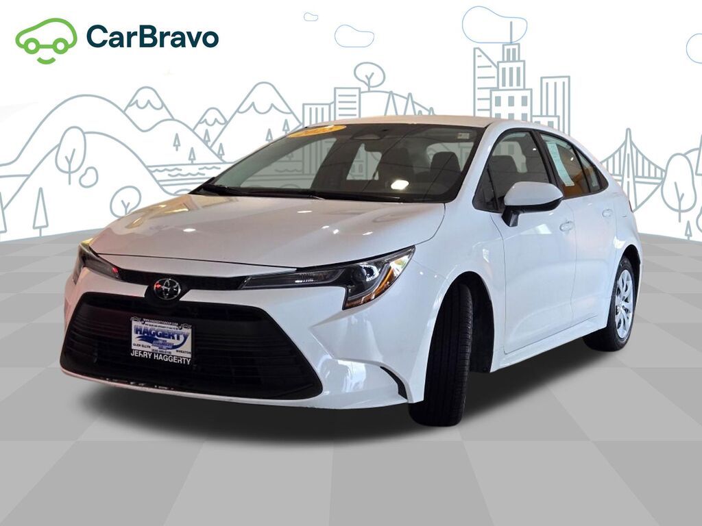 2025 Toyota Corolla LE — photo 1 of 6