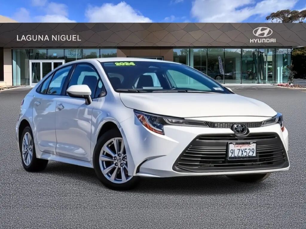 2024 Toyota Corolla LE — photo 1 of 13
