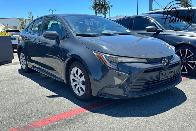 2024 Toyota Corolla LE — photo 1 of 15
