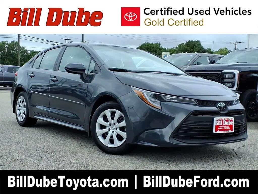 2025 Toyota Corolla LE — photo 1 of 15