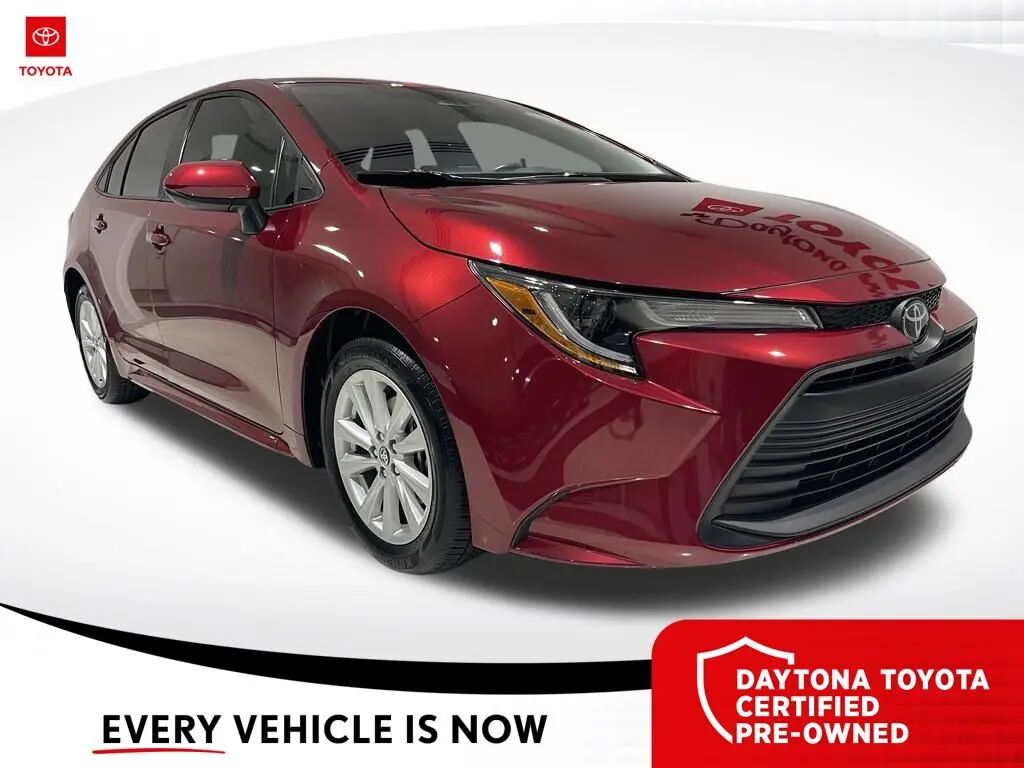 2026 Toyota Corolla LE — photo 1 of 13