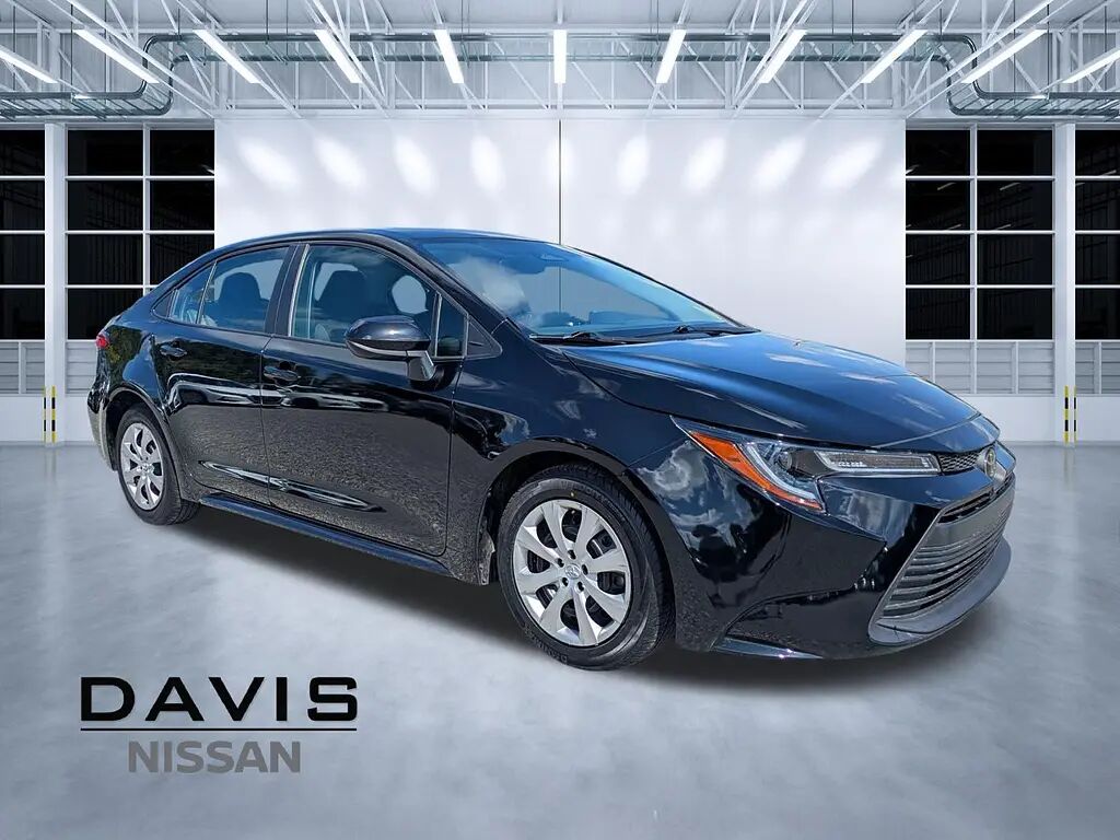 2024 Toyota Corolla LE — photo 1 of 39