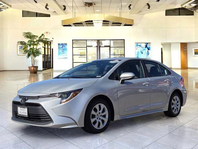 2024 Toyota Corolla LE — photo 1 of 12