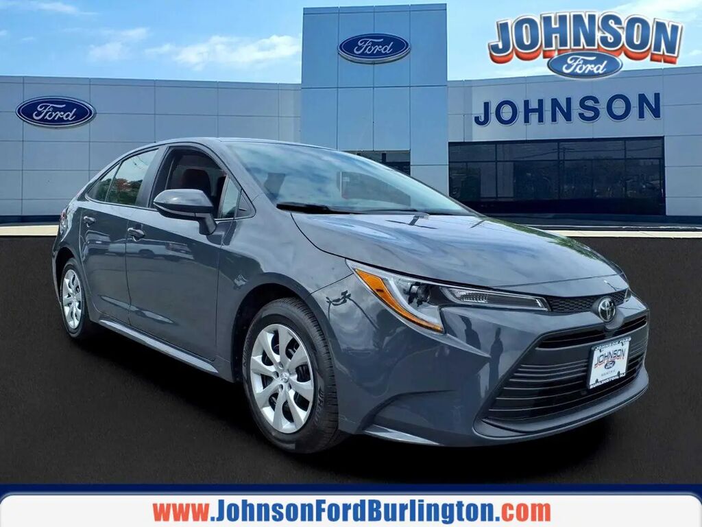 2026 Toyota Corolla LE — photo 1 of 16