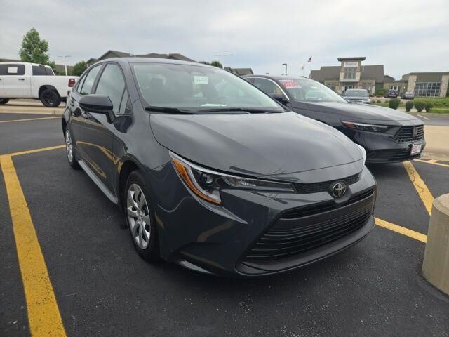 2024 Toyota Corolla LE — photo 1 of 1