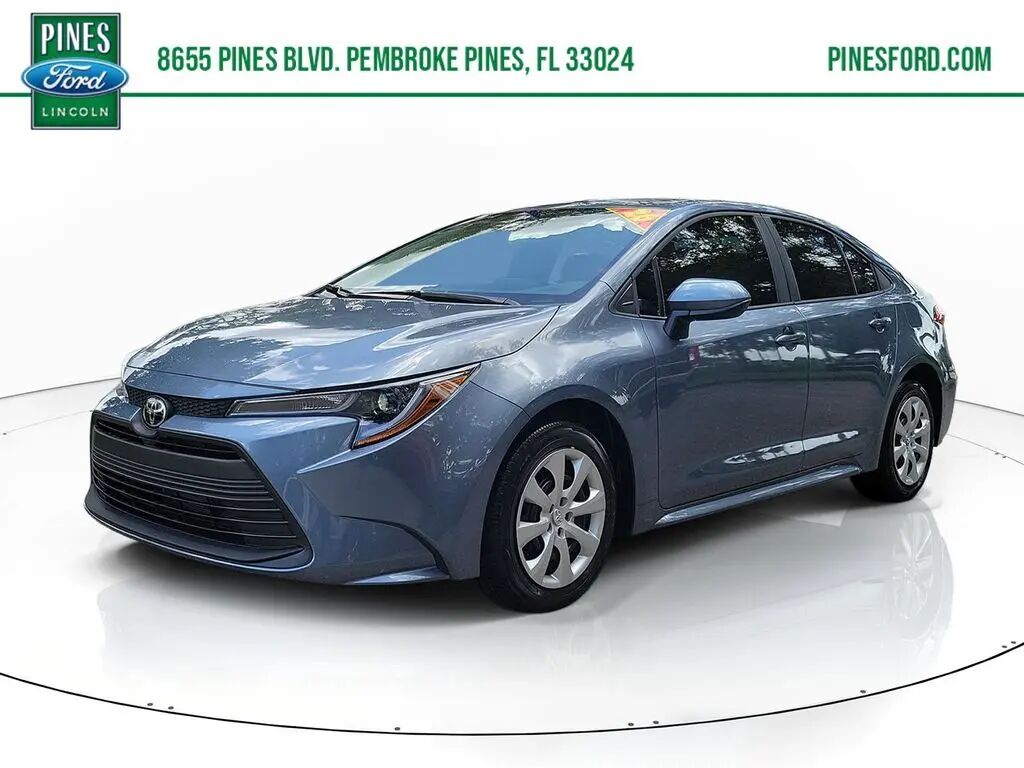 2026 Toyota Corolla LE — photo 1 of 13