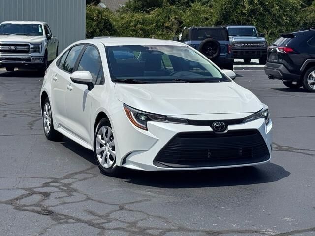 2023 Toyota Corolla LE — photo 1 of 26