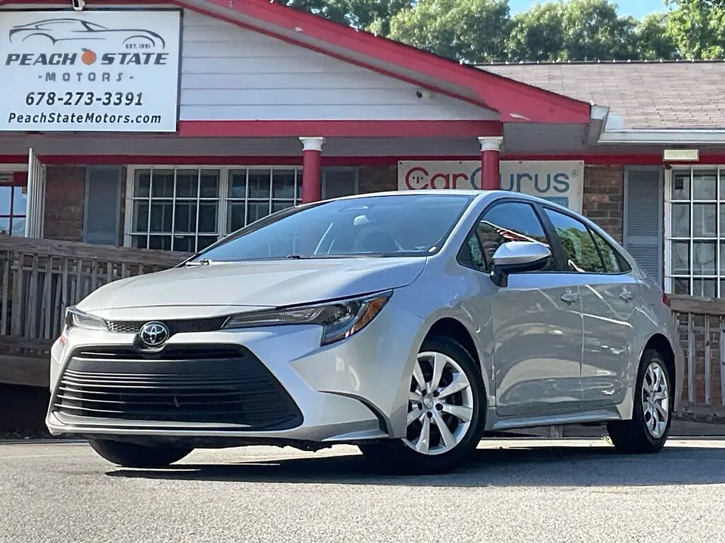 2024 Toyota Corolla LE — photo 1 of 13