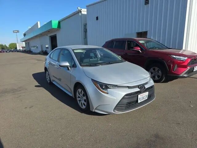 2024 Toyota Corolla LE — photo 1 of 28