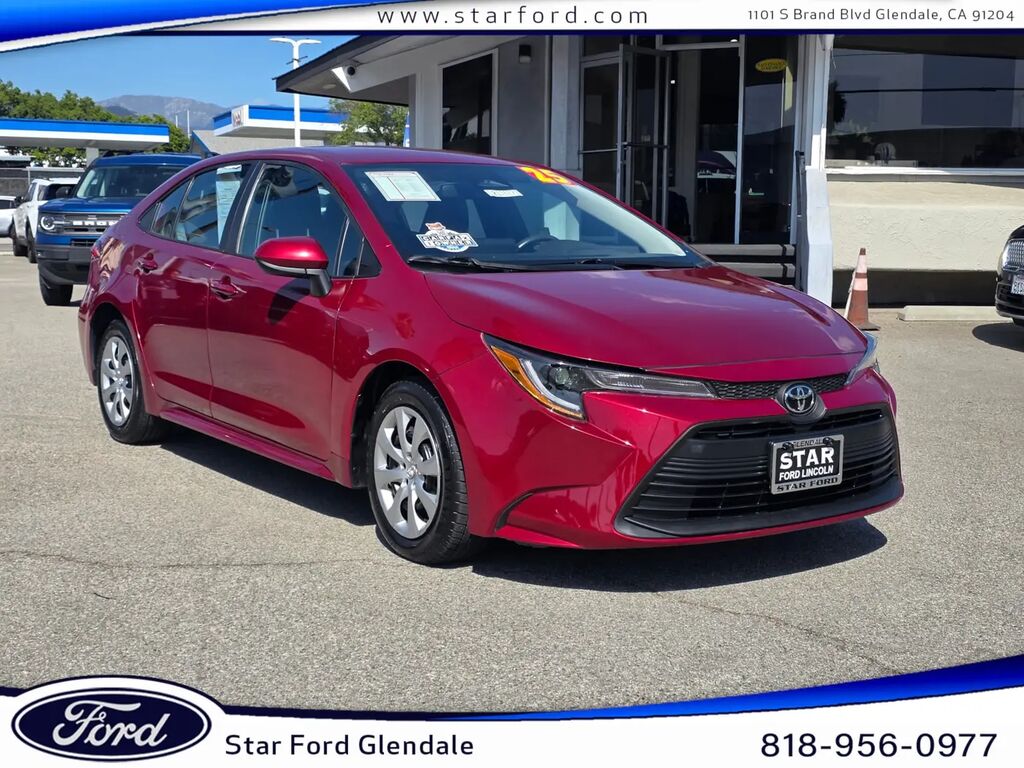 2025 Toyota Corolla LE — photo 1 of 13
