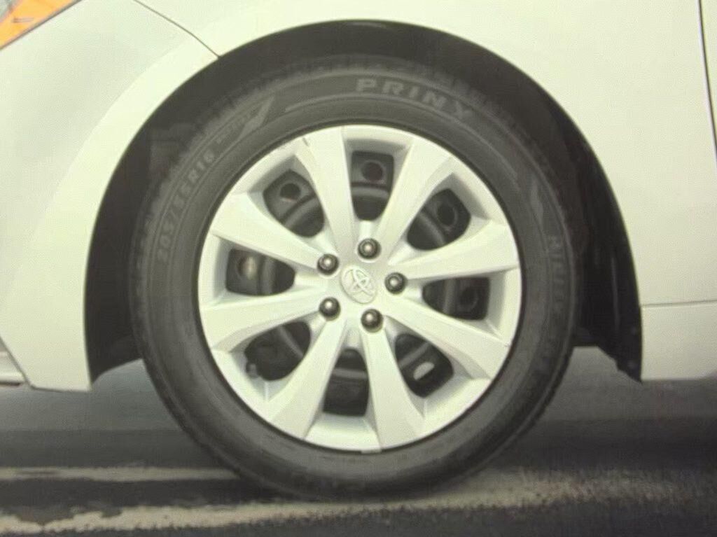 2023 Toyota Corolla LE — photo 1 of 1