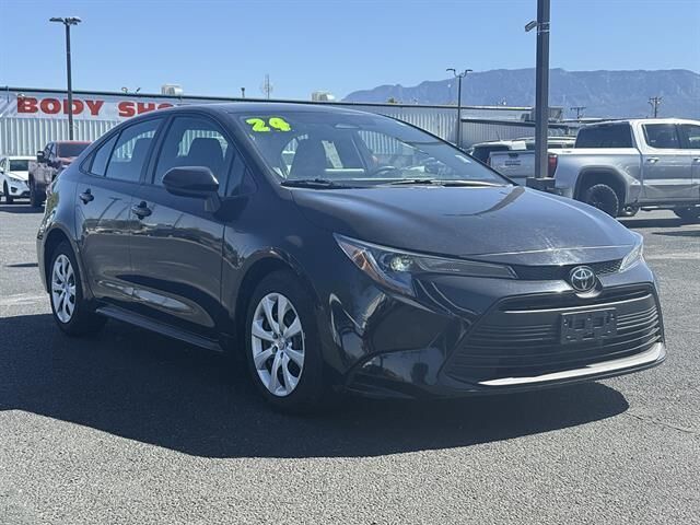 2024 Toyota Corolla LE — photo 1 of 2