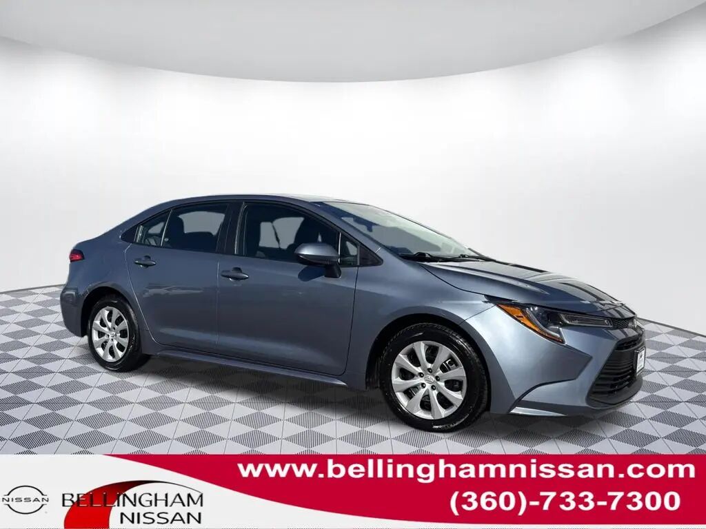 2025 Toyota Corolla LE — photo 1 of 13