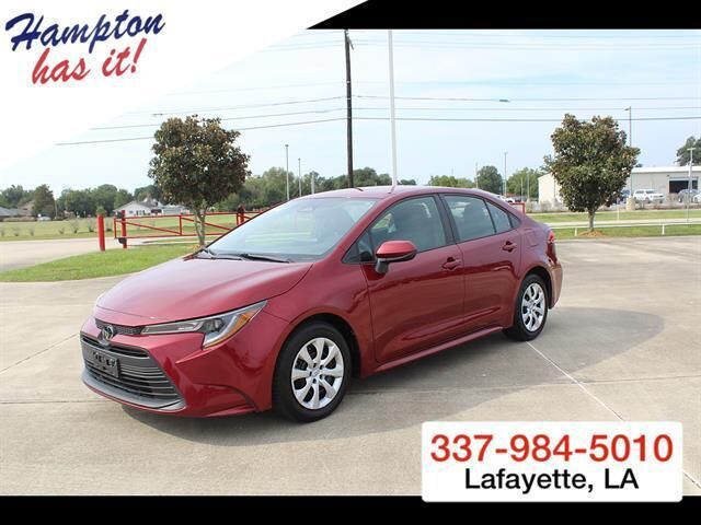 2025 Toyota Corolla LE — photo 1 of 13