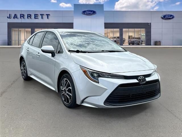 2023 Toyota Corolla LE — photo 1 of 13